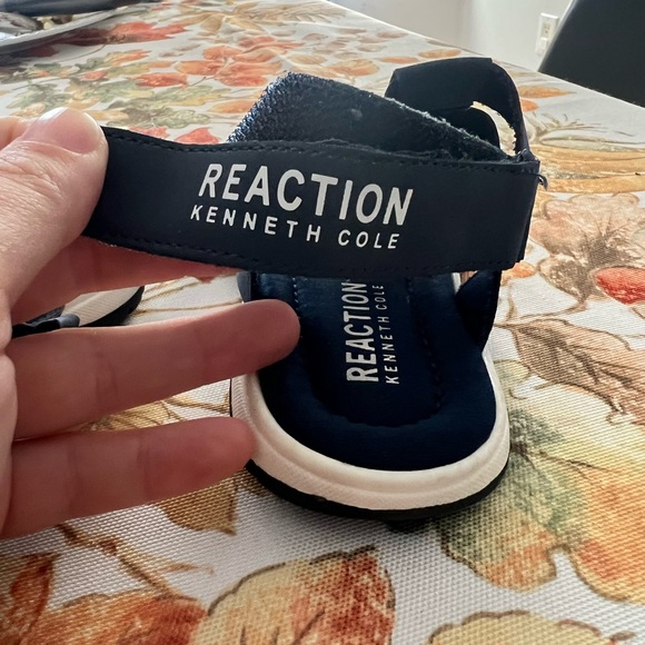 Reaction sandals size 8 toddler boys like new - Picture 5 of 5